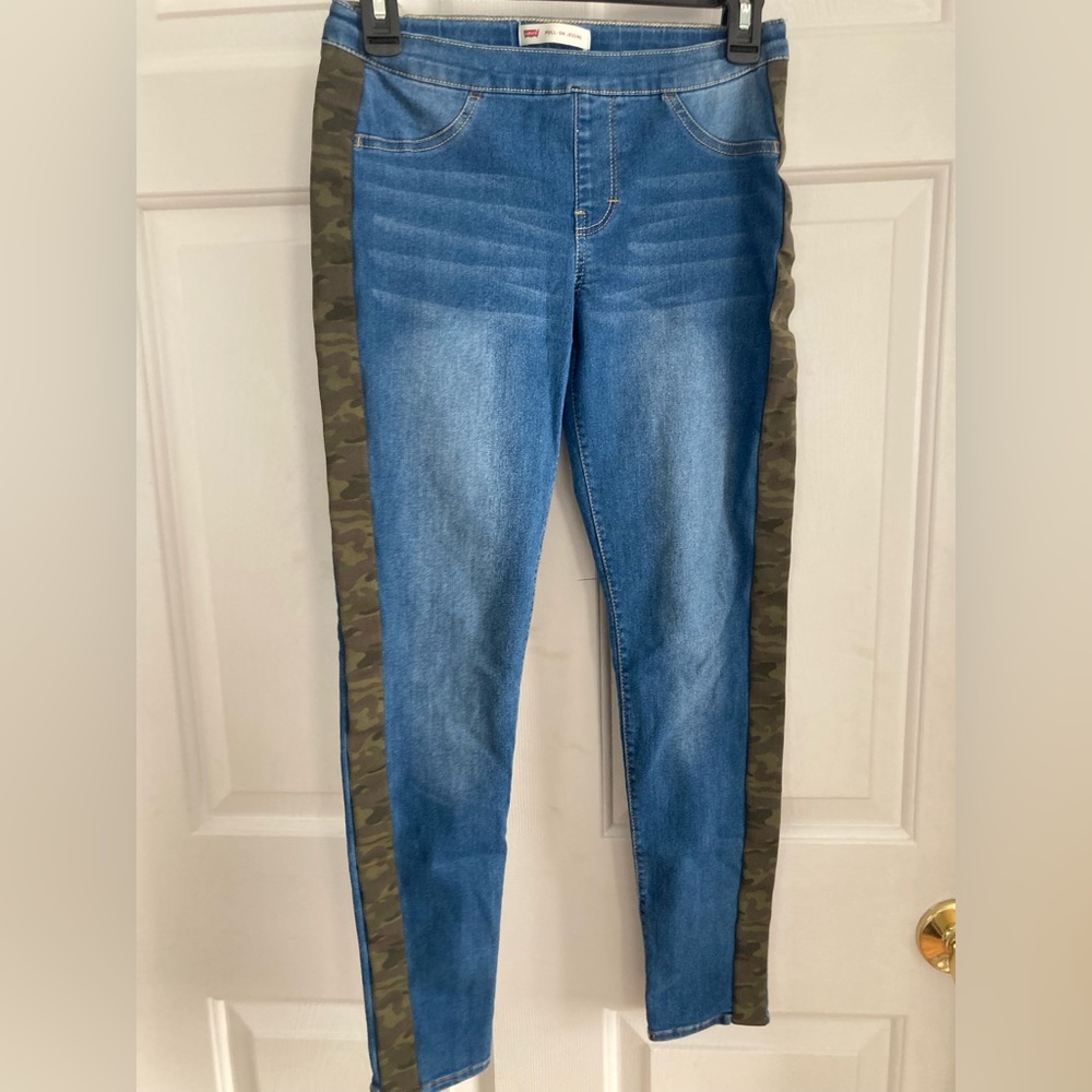 Girls size 16 reg Levi’s slip on jeggings